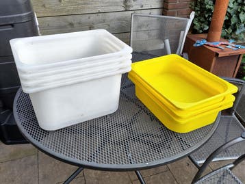 Gratis: Plastic opbergbakken voor Ikea Trofast (wit/geel)
