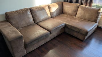 Hoekbank met gebruikerssporen