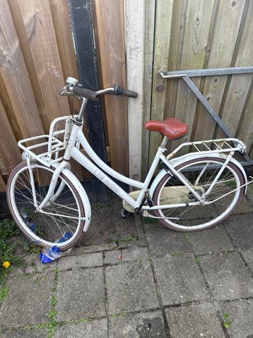 Witte transportfiets, maat 26