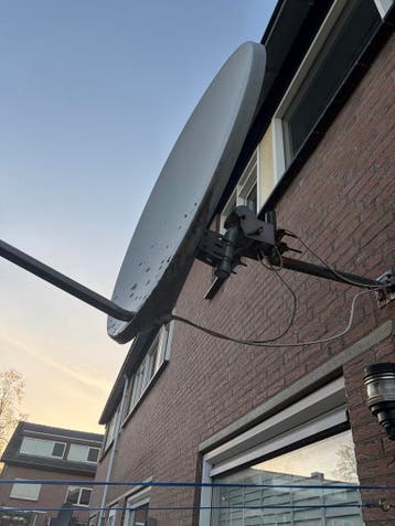 Gratis Oude Satelliet Schotel - Ideaal voor Oude IJzer