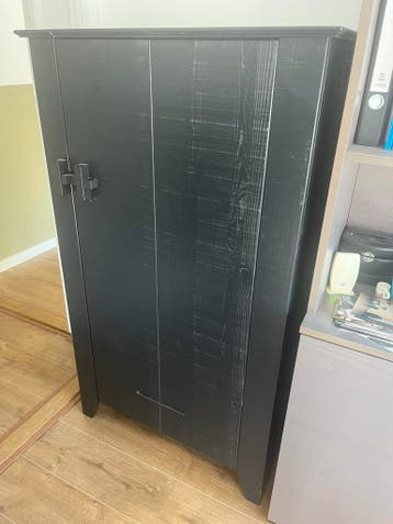 Gratis kast van Woood af te halen