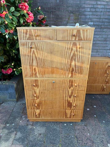 Houten bureaukast met lades