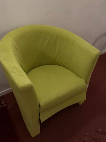 Gratis Kuipstoel groen zitting behoeft reparatie