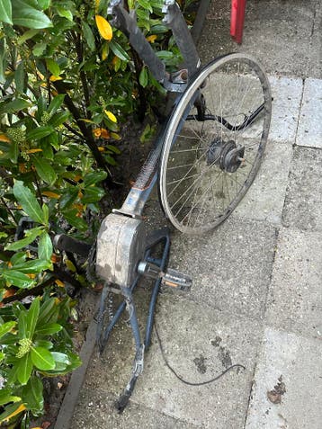 Oud ijzer fietsframe - Ideaal voor schroot of project