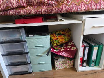 Wit bureau in zeer goede staat