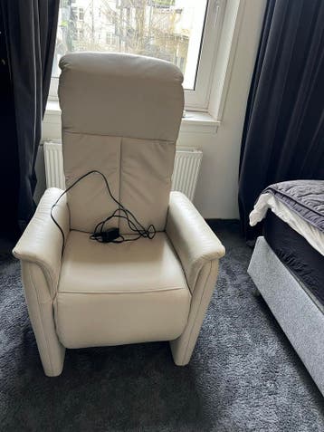 Hukla Voetsteun defect,rug/hoofd werkt gratis!