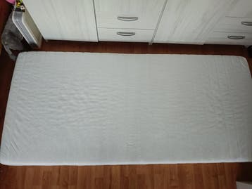 Eenpersoons matras 90x200 cm - gratis af te halen