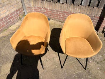 Twee stoelen gratis ophalen