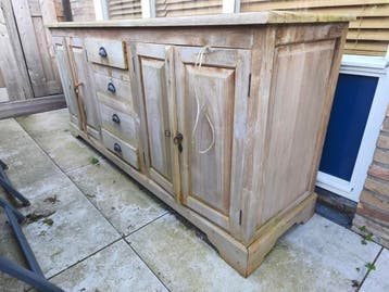 Gratis zware houten kast met lades en deuren