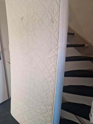 2 oude matrassen