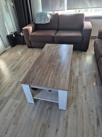 Salontafel met houtlook blad en wit onderstel