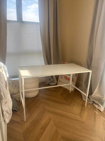 Gratis Stalen kinderbureau met bureaustoel