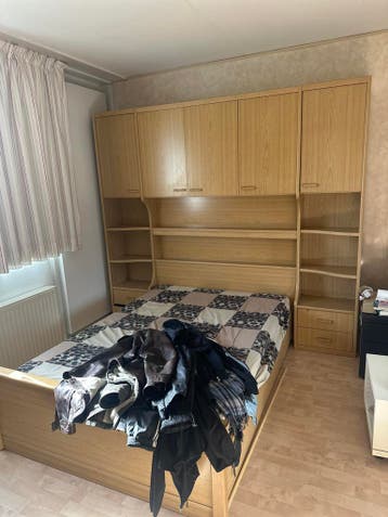 Bed met wandkasten meubel - Gratis af te halen