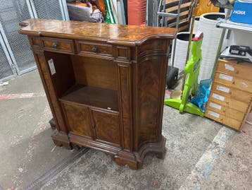 Empire kastje met twee laadjes