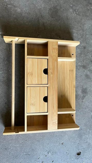 Bamboe wandkastje met lades en handdoekhouder