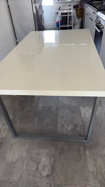 Witte eettafel
