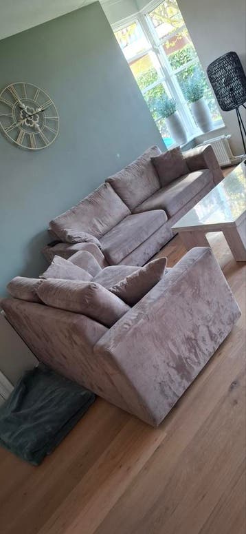 GRATIS AF TE HALEN! 3-zits bankstel met sierkussens