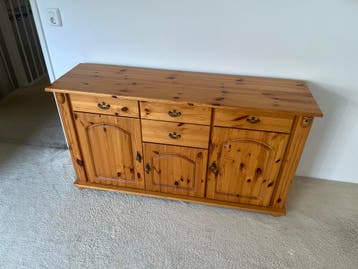 Houten dressoir met lades en deuren