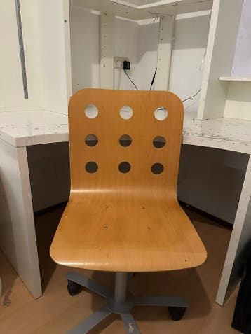 Ikea bureau en ikea bureaustoel