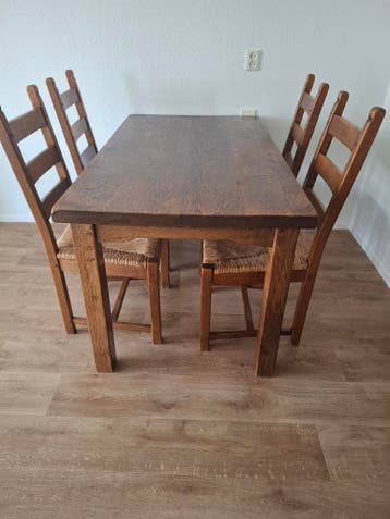 Handgemaakte boereneiken eethoek. GRATIS!!