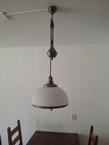 2 hanglampen plus schemerlamp. GRATIS