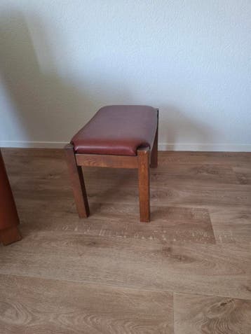 Voetenbankje. GRATIS!!