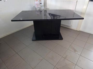 Zwarte eettafel 160x90x76 cm