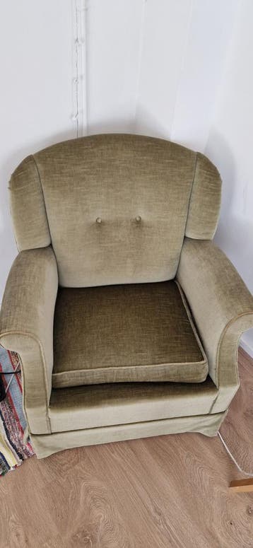 Comfortabele fauteuil in olijfgroene stof