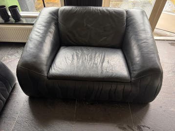 Lederen bankstel, lederen love seat en lederen poef