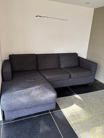 Gratis af te halen: Lichtgrijze bank met chaise longue