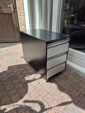 bureau ladekast met slot