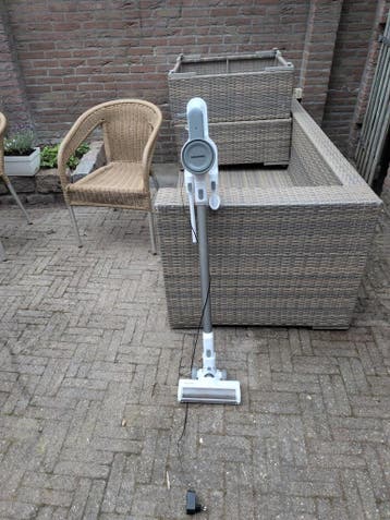 Gratis Grundig steelstofzuiger - moet worden schoongemaakt