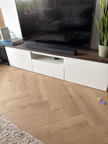 IKEA Besta tv meubel wit met hoogglans deurtjes