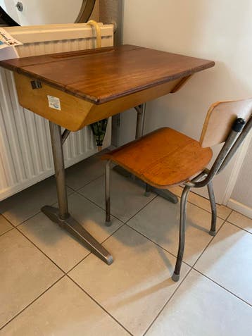 School bureautje met stoel