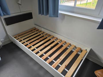 Bed 210x100 met lattenbodem