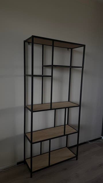 Hoge kast 175x78x30 cm - Wegens verhuizing