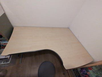 Groot hoekbureau – gratis af te halen