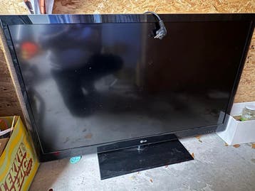 LG Televisie (defect) - Knippert soms