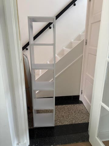 GRATIS Wit kastje met open vakken