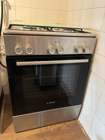 Gratis ophalen, Bosch Fornuis met Gas Kookplaat en Oven