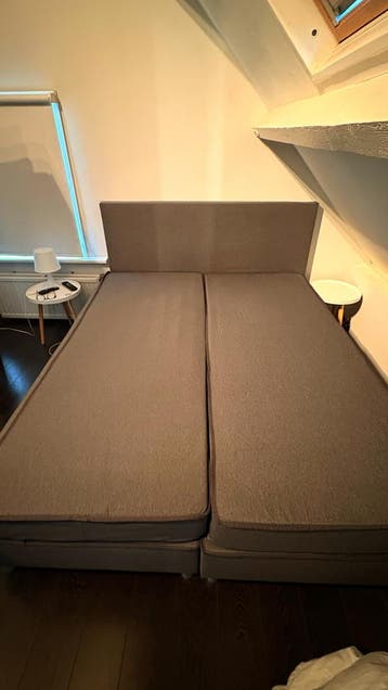 Twee boxspring matrassen