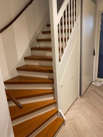 Gratis trapkast / inbouwkast onder trap