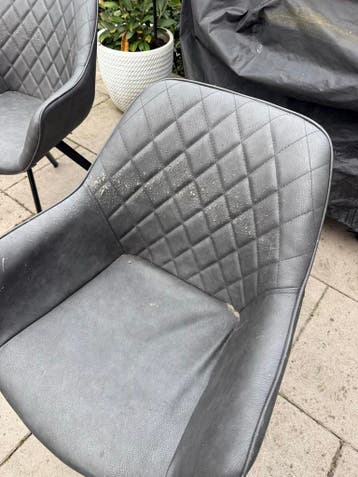 Gratis eetkamerstoelen 4 stuks