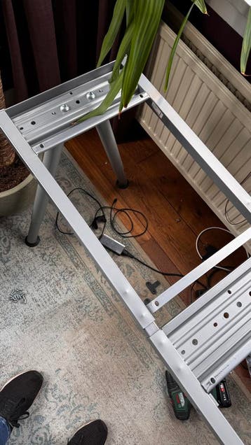 Ikea buro in hoekopstelling