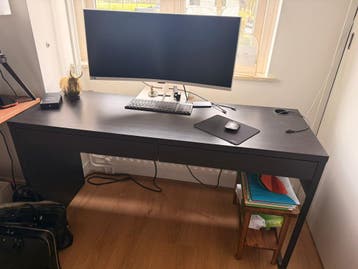 IKEA Micke bureau bruin zwart, 2 stuks