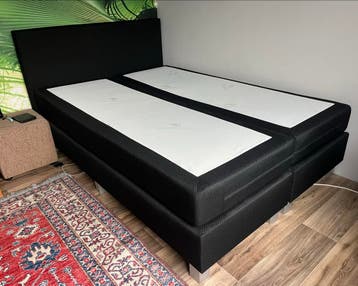 GRATIS Boxspring 140x200 cm met topper - GRATIS af te halen!
