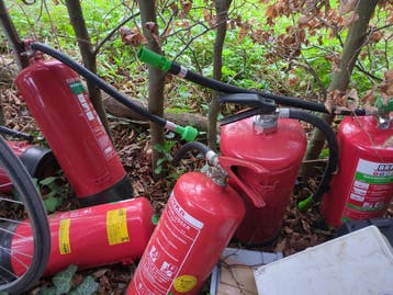 Lege brandblussers voor project of decoratie