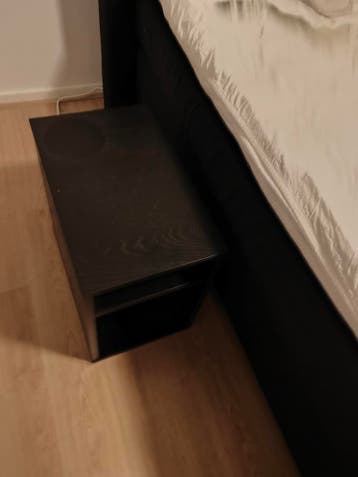 2x IKEA nachtkastje / bijzettafel - gratis af te halen