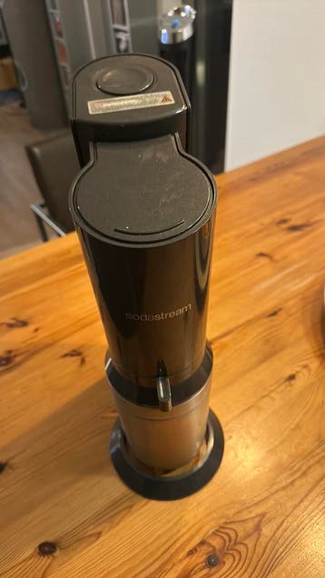 SodaStream, werkt niet goed, voor de knutselaar. GRATIS