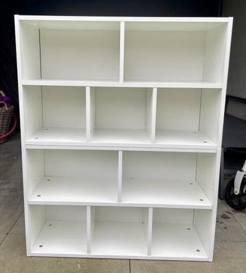 GRATIS! 2 witte boekenkasten. H: 50 cm B: 80 cm D: 25 cm.